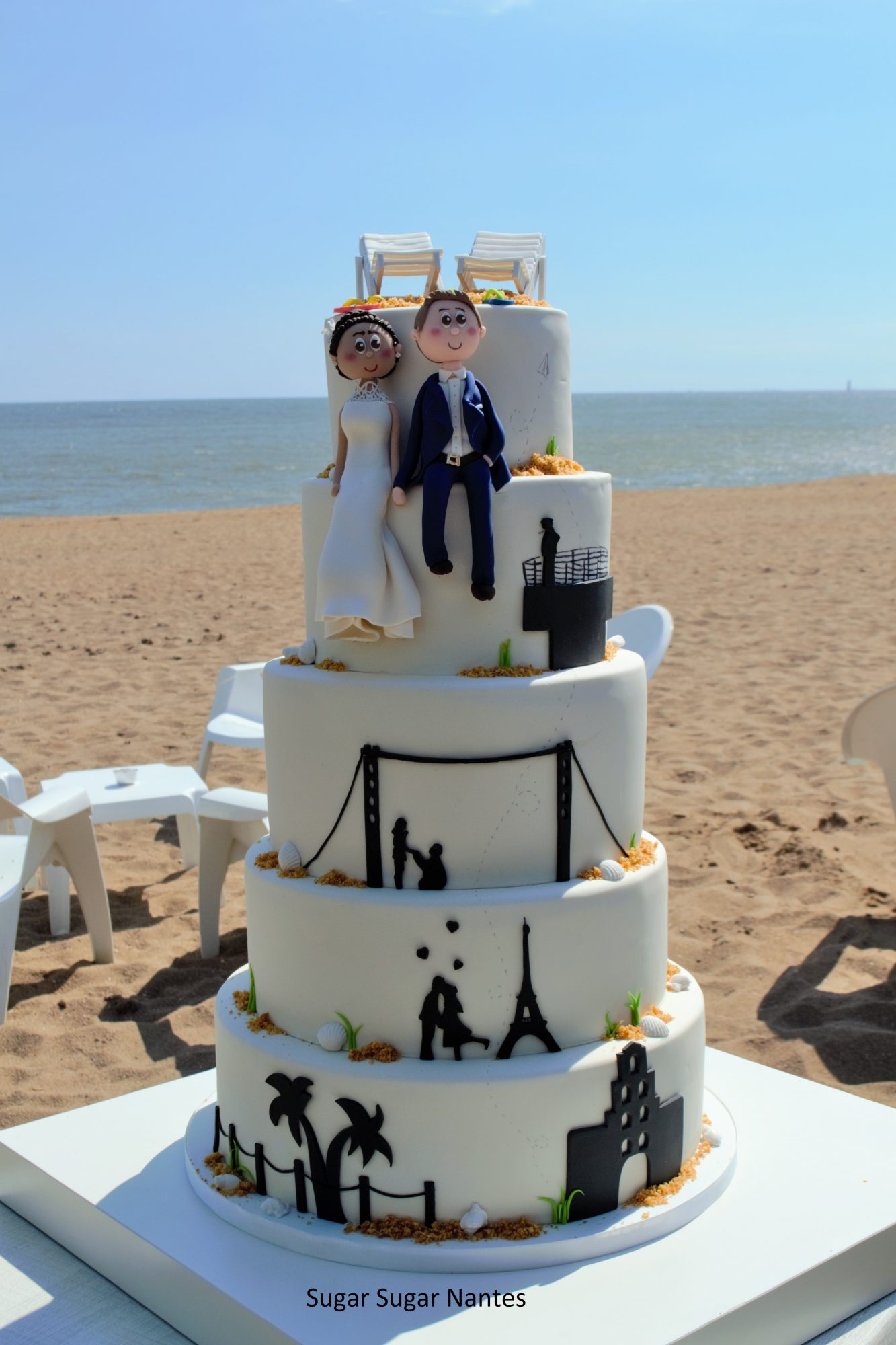 wedding cake, gateau de mariage original à thème story, histoire sur gateau, vague, plage, mer, naturel, personalisé sur demande