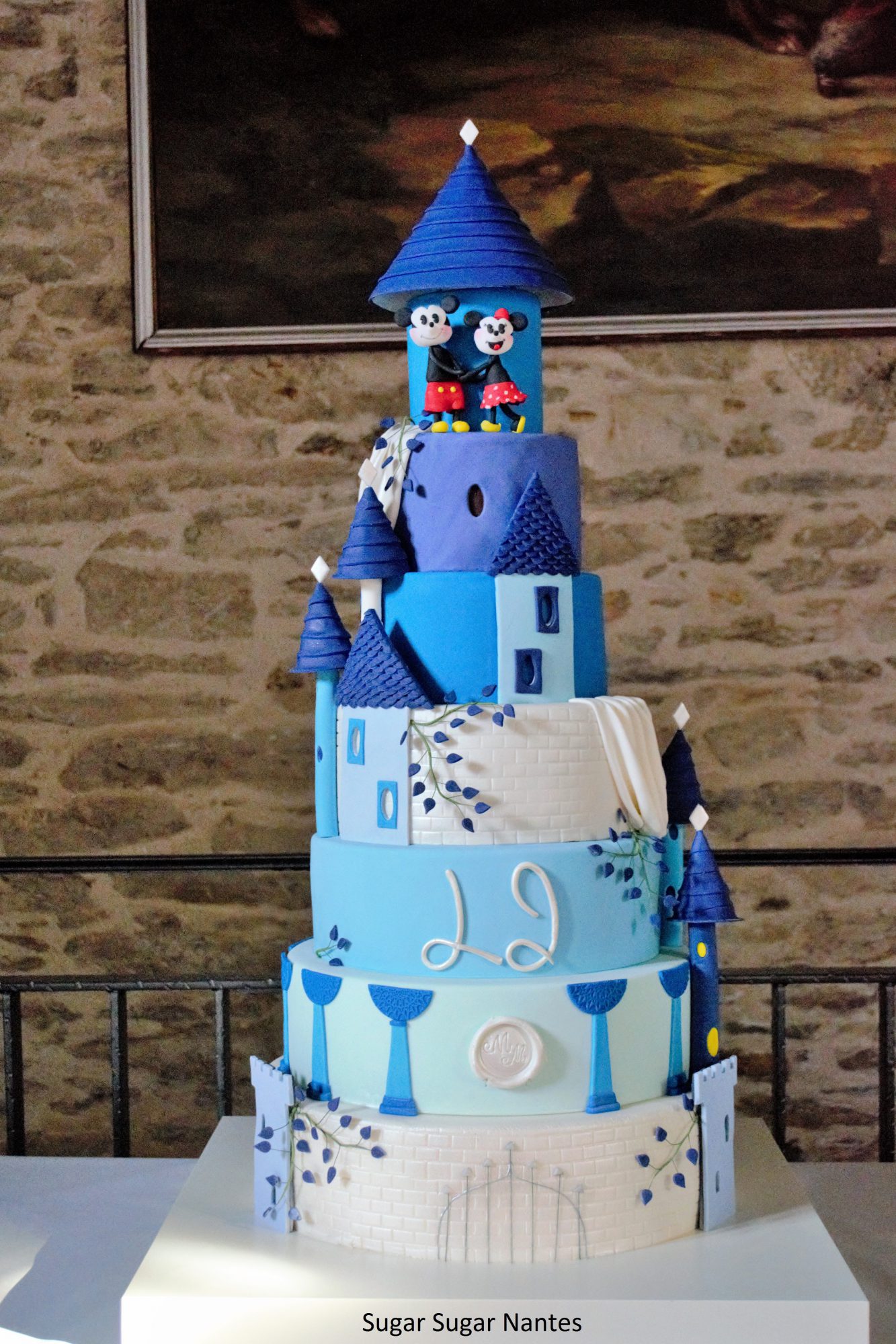 Gâteau de mariage original, décalé, sur thème Mickey et Minnie, Disney cake, chateau, princesse, prince, loire atlantique