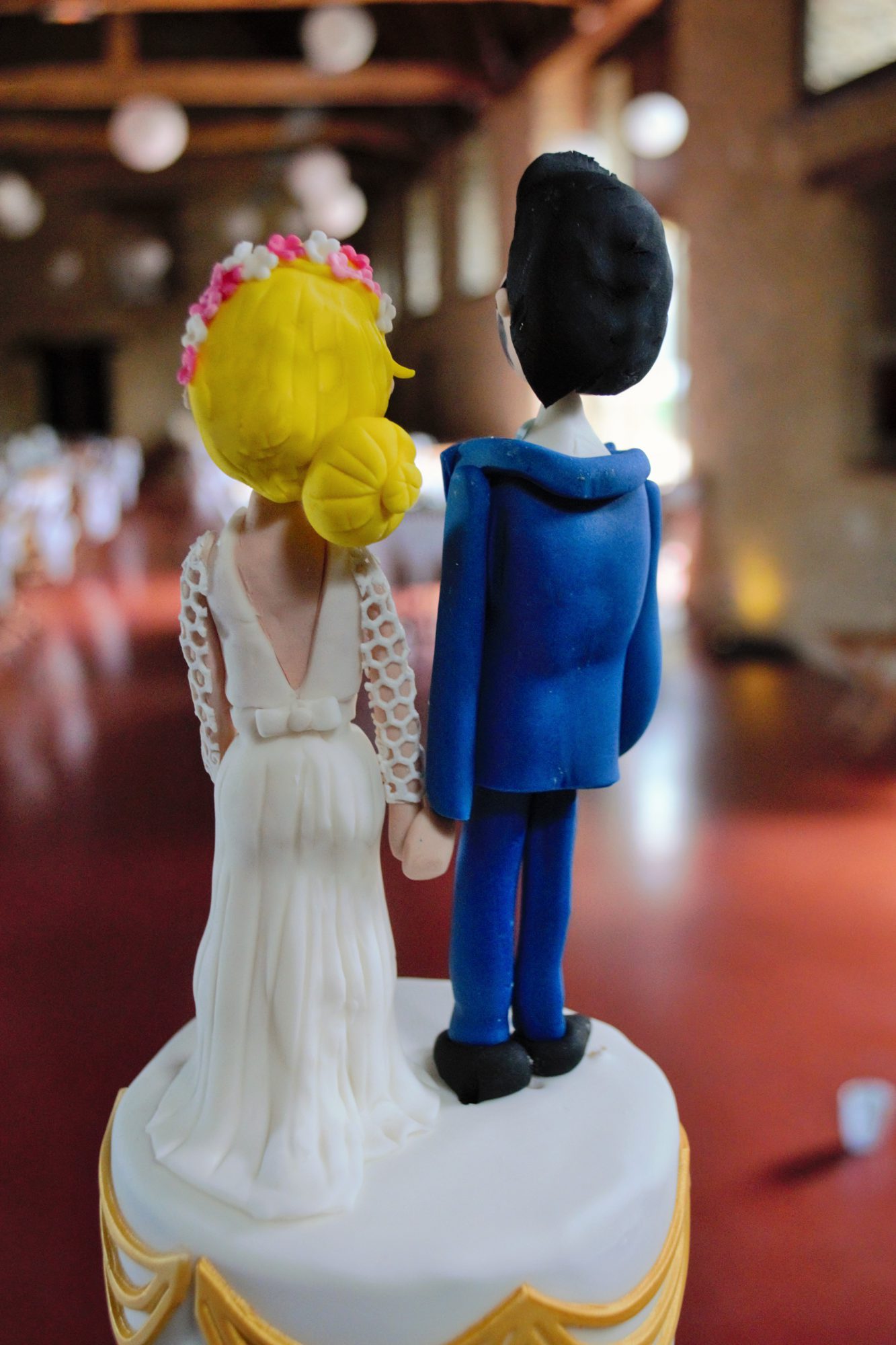 figurines de mariés à votre image, sucre, fait main personnalisé, robe de mariée, costume, wedding cake,