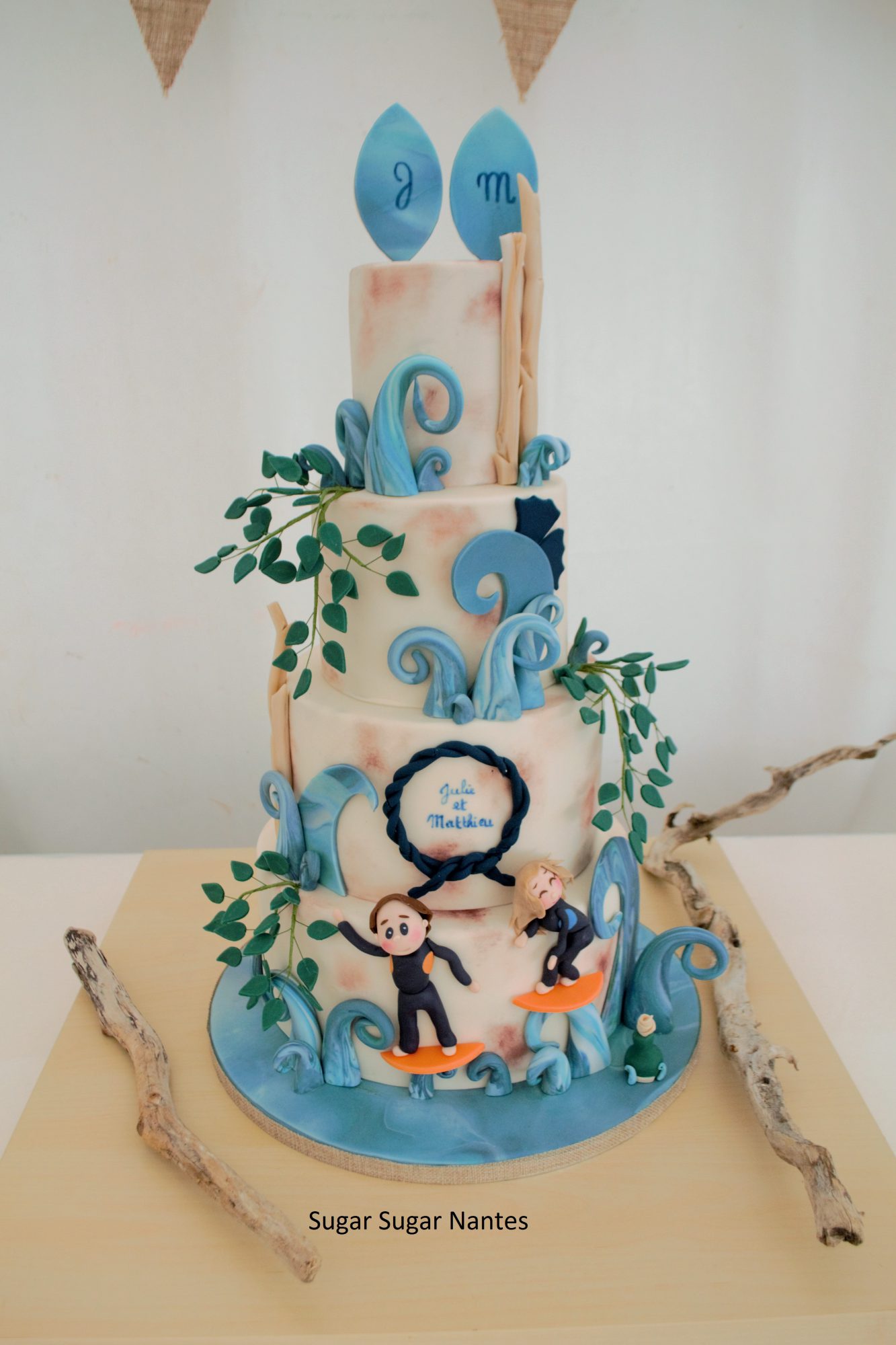 wedding cake, gateau de mariage original à thème surf, plage, mer, naturel, bois, personalisé sur demande